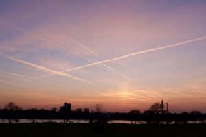 Condensation trail Bonn