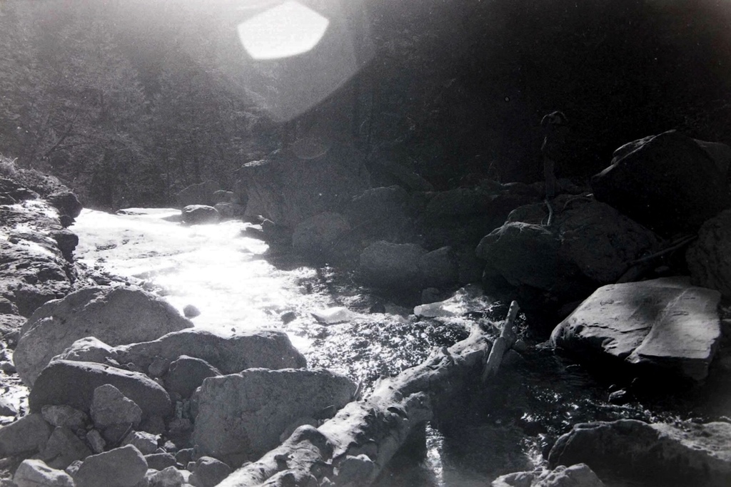 Lensflare, leuchtender Bach